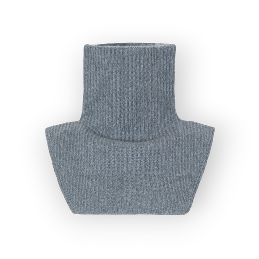 Ygreque Kujten Keelin flannel grey cashmere mock neck collar in a ribbed knit design
