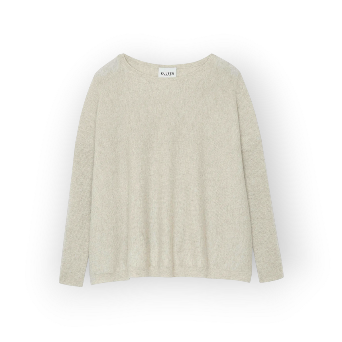 Ygreque Kujten Jessy oatmeal beige oversized cashmere sweater with a round neckline and long sleeves.