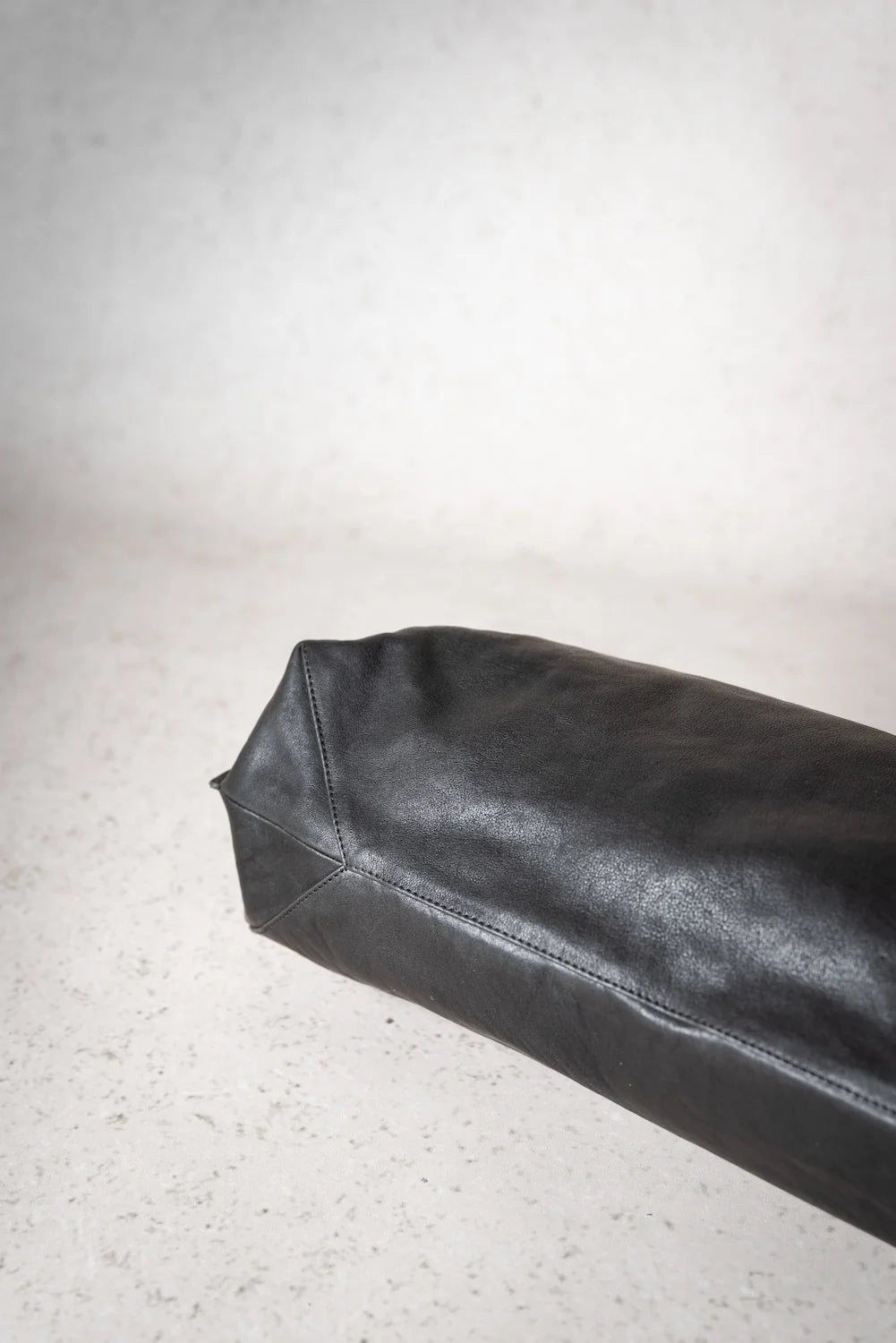 Sac Elli Matte Natural Grain Slate Black - Lihann Geroge