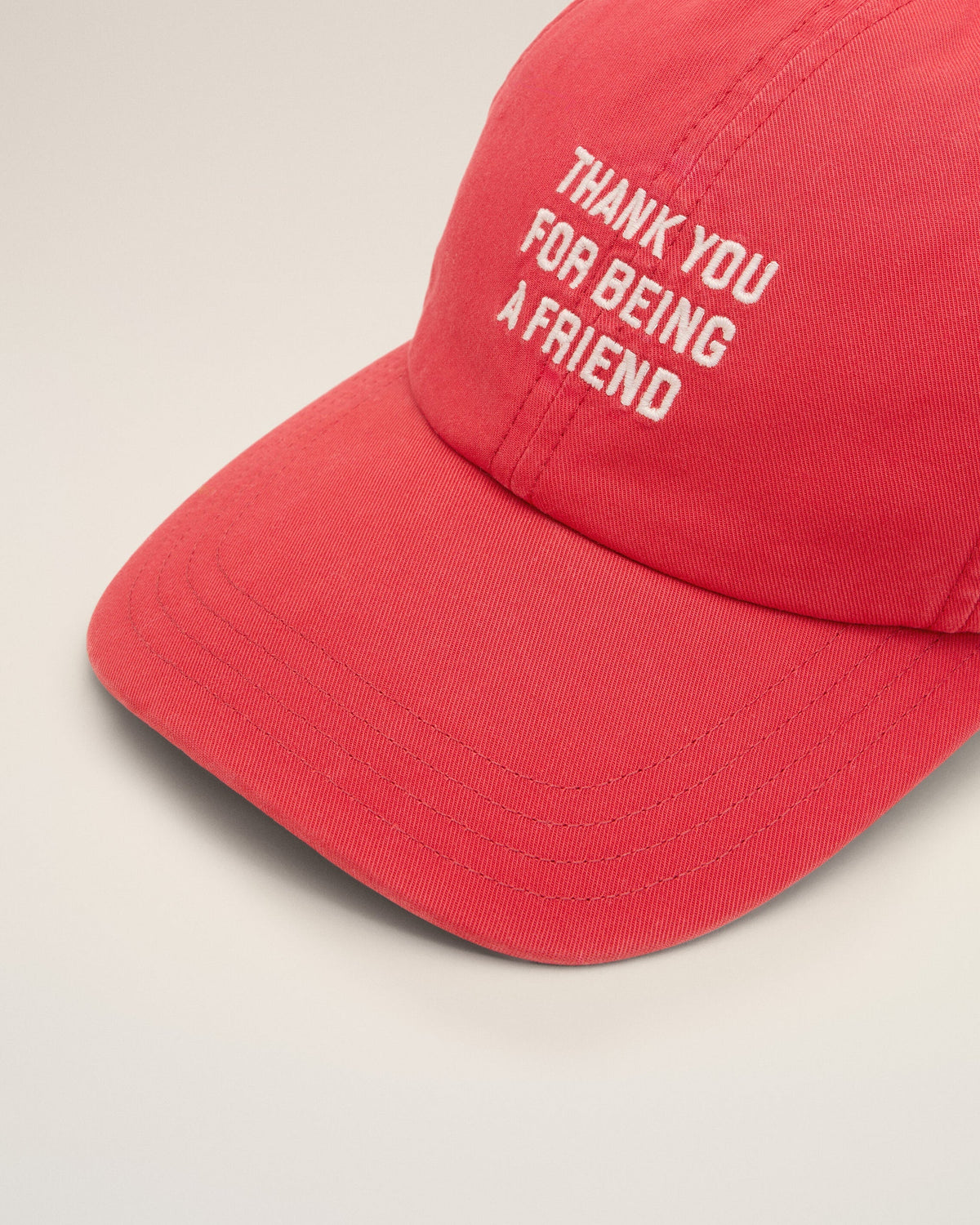 Casquette rouge "Thank You For Being A Friend"